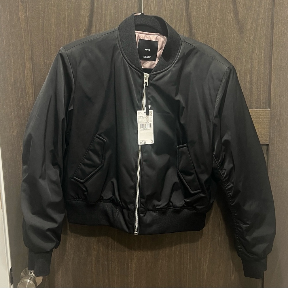 Mango NWT! Cropped Bomber Jacket in Black. Quilted lining.